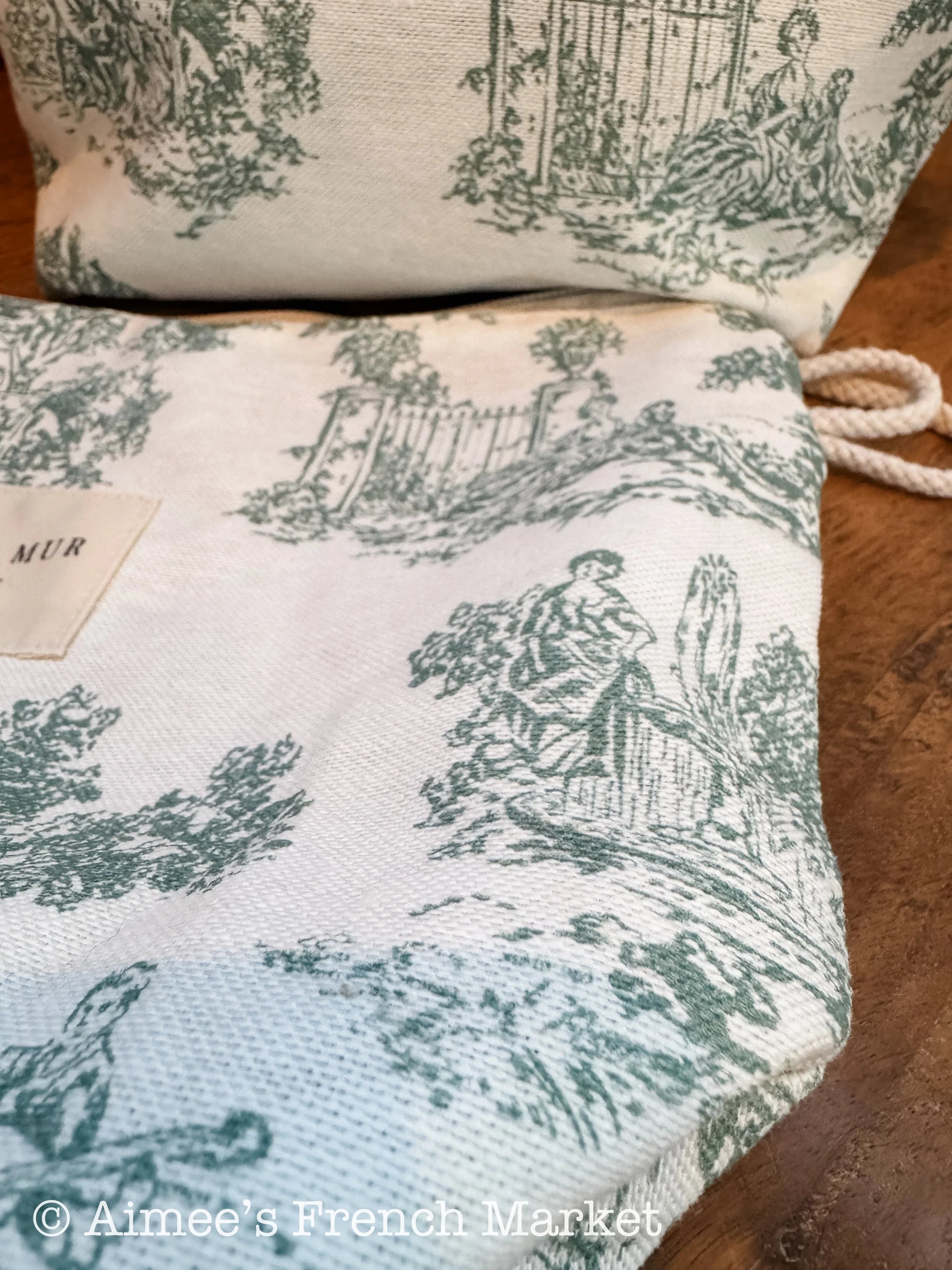 Green Toile Makeup Travel Bag 💚