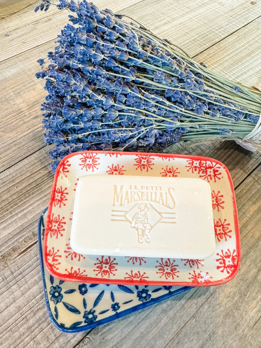 75% off - French Design Soap Dish - Red