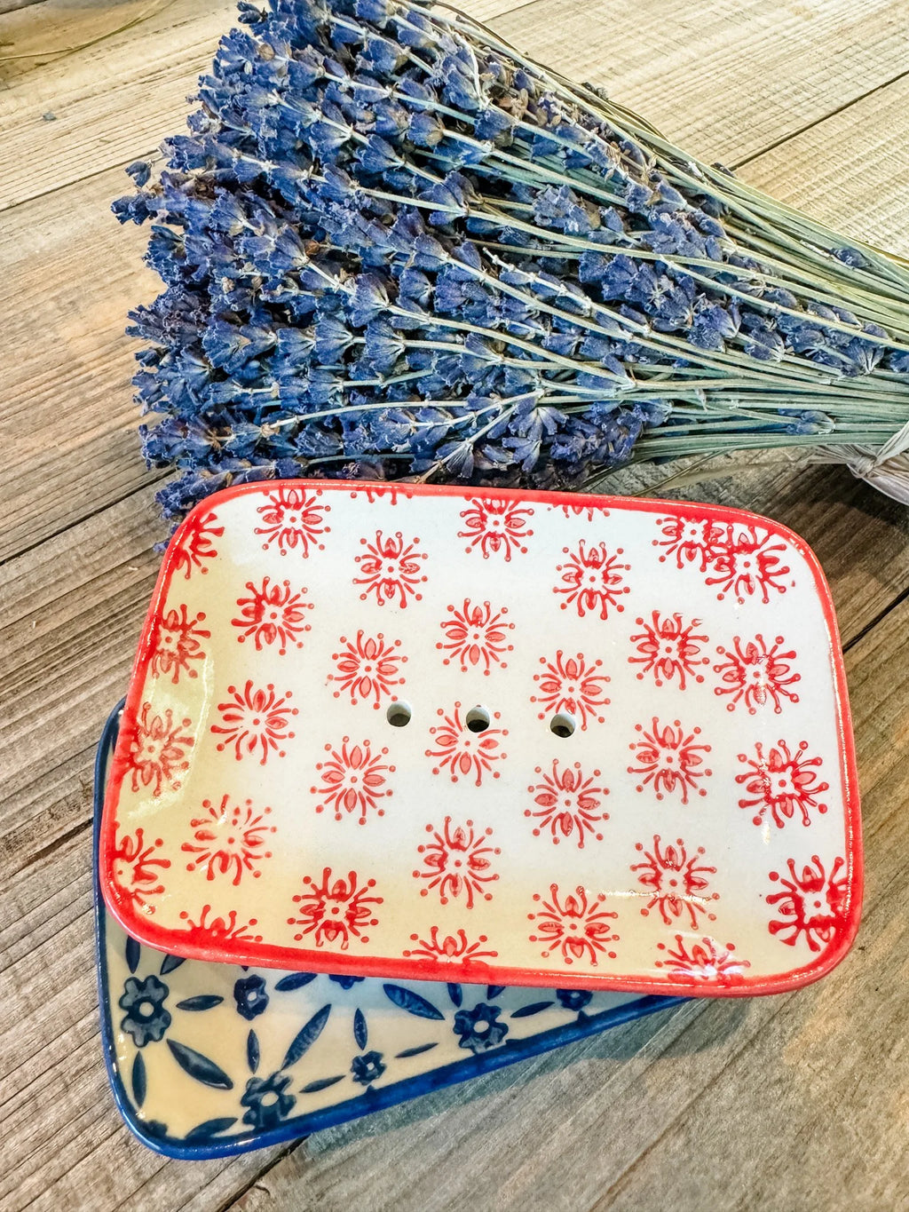 75% off - French Design Soap Dish - Red