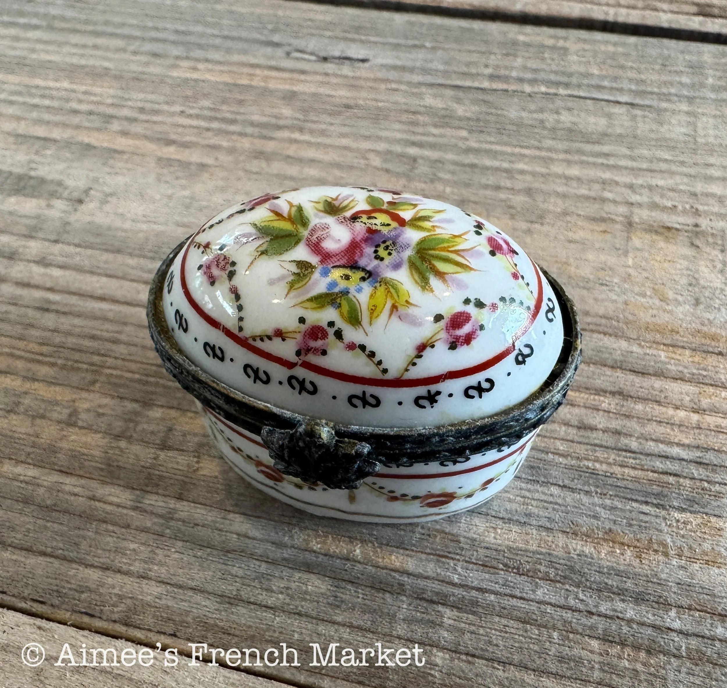 New Styles - Vintage Bijoux boxes - Great for Engagement!